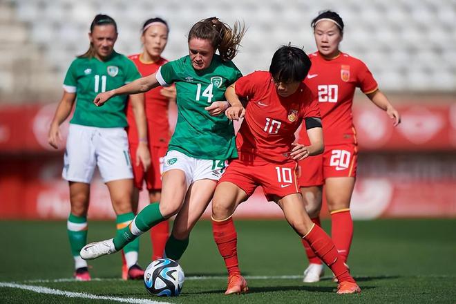 俄罗斯女足新秀获得国内联赛冠军