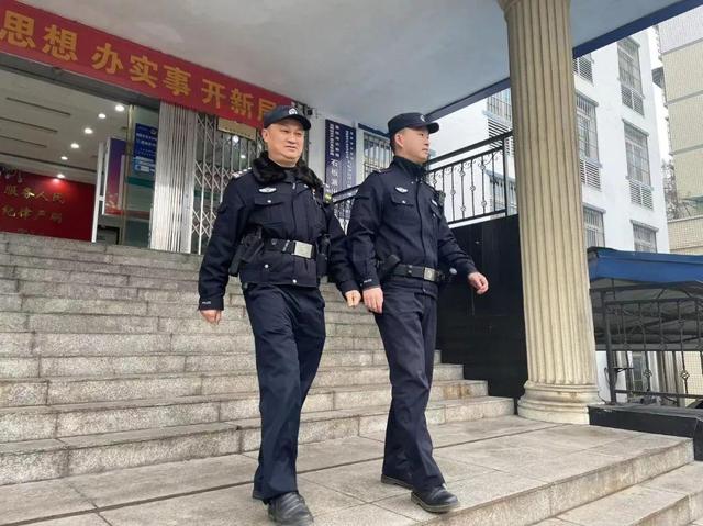包含越南勇士登场，斗志昂扬迎接挑战的词条