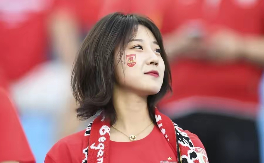 关于都是小黑人！国足U16被央视女神表扬：一看就是练得苦，的信息