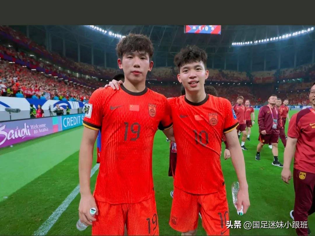 包含国足东亚杯终极战,申花主帅紧张,比球迷更甚的词条