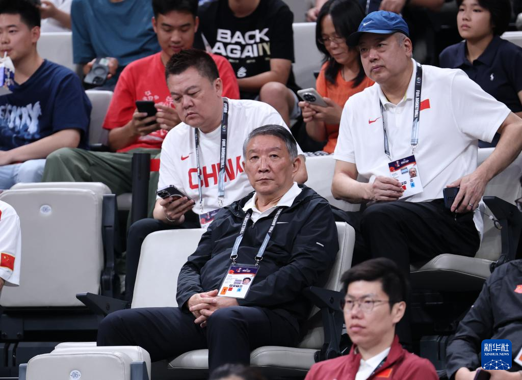 九游娱乐官方网站-女篮亚洲杯决赛：澳大利亚半场54-43领先日本，田中心19分(女蓝亚卅杯决赛)