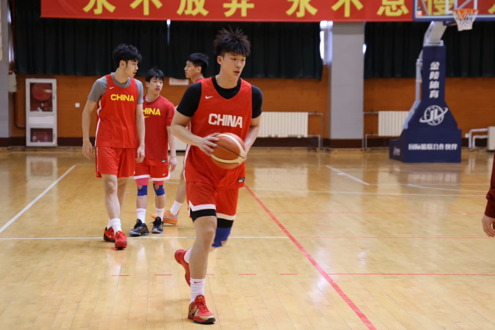 U19男篮世界杯排位赛-郇斯楠16+9+4中国不敌法国(男篮世界杯法国出局)