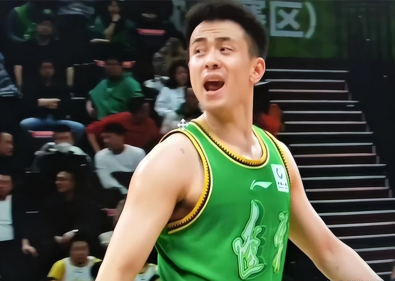 九游娱乐官方平台-争议！赵继伟转会北控引热议，北京户口成筹码，球迷：辽篮留不住人的简单介绍